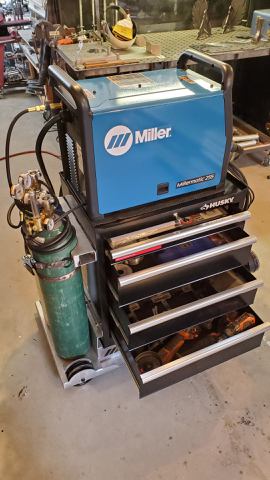 Husky deals welding cart